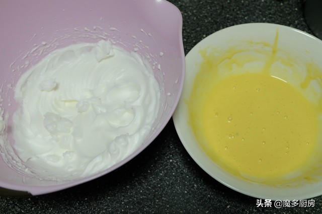 2个鸡蛋，半碗面粉，轻松做出美味蛋糕，无油配方更健康，好吃