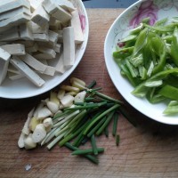 豆腐干炒青椒的做法步骤