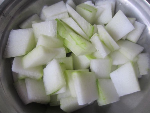 冬瓜炖肉的家常做法，冬瓜入味，汤汁都能很下饭