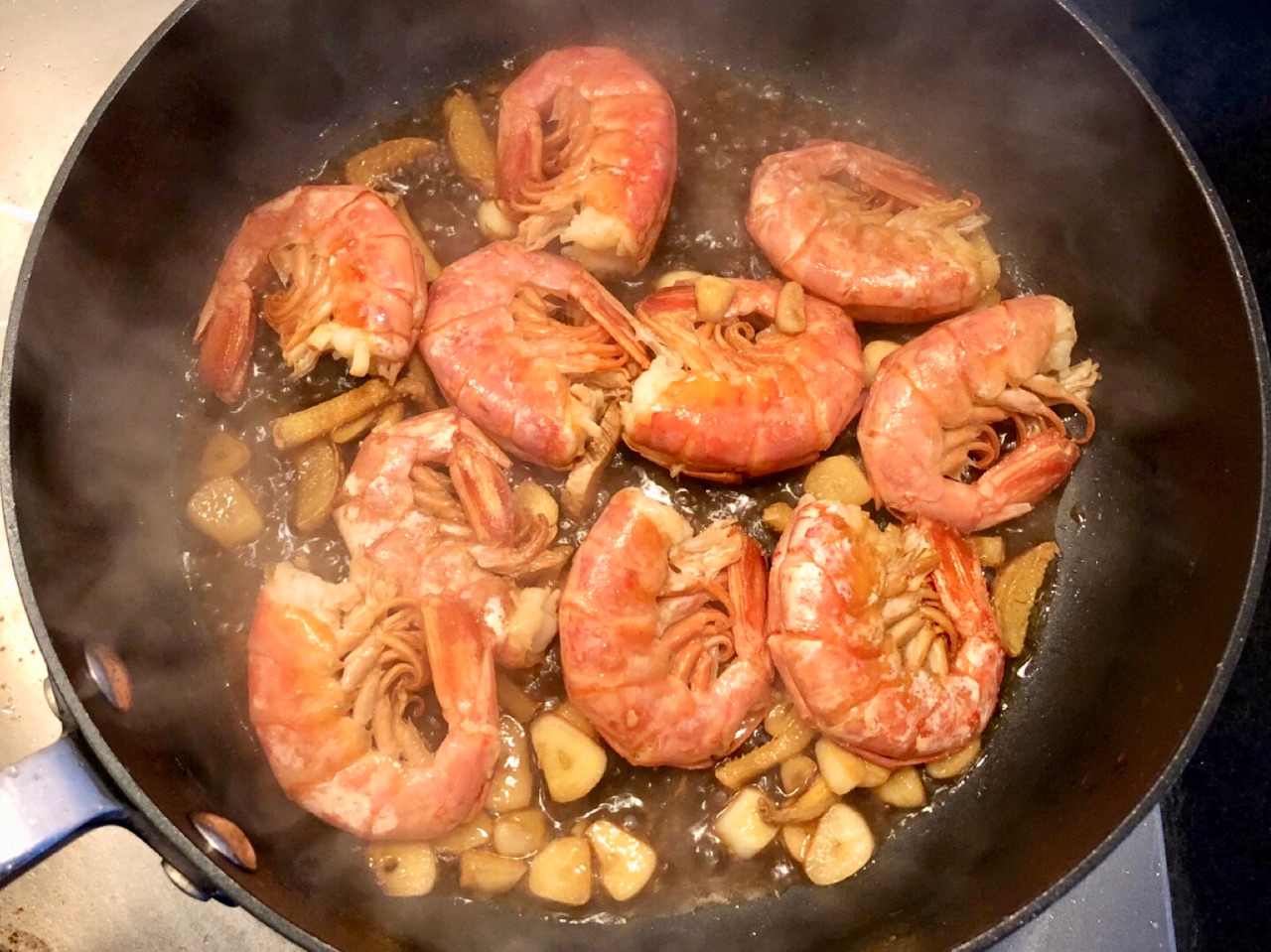 阿根廷红虾别再白灼了，油焖着吃，有颜值有口感