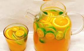 冷饮制作方法和配方（冷泡水果茶，夏日自制冷饮（超简单））