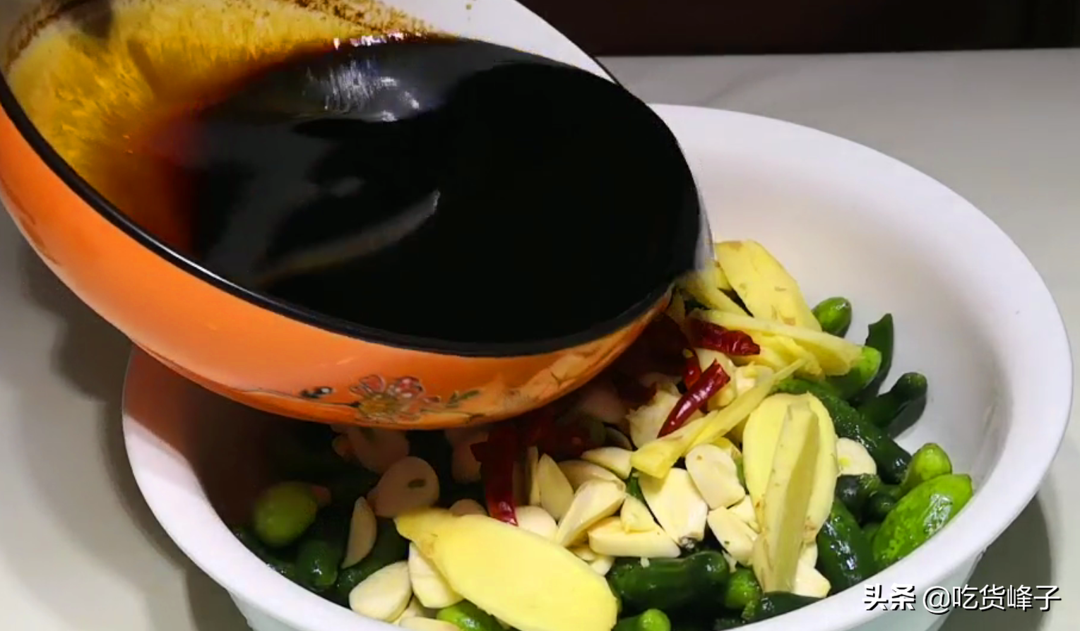腌黄瓜咸菜的做法简单（腌黄瓜好吃有秘诀，教你简单做法，又香又脆又开胃，用时还特别短）