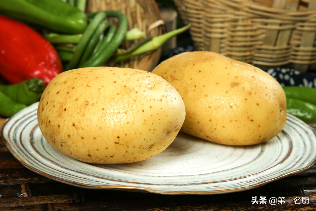 土豆的吃法大全简单又好吃(土豆最好吃的5种做法，简单营养，鲜香味美，学会了做给家人吃吧)