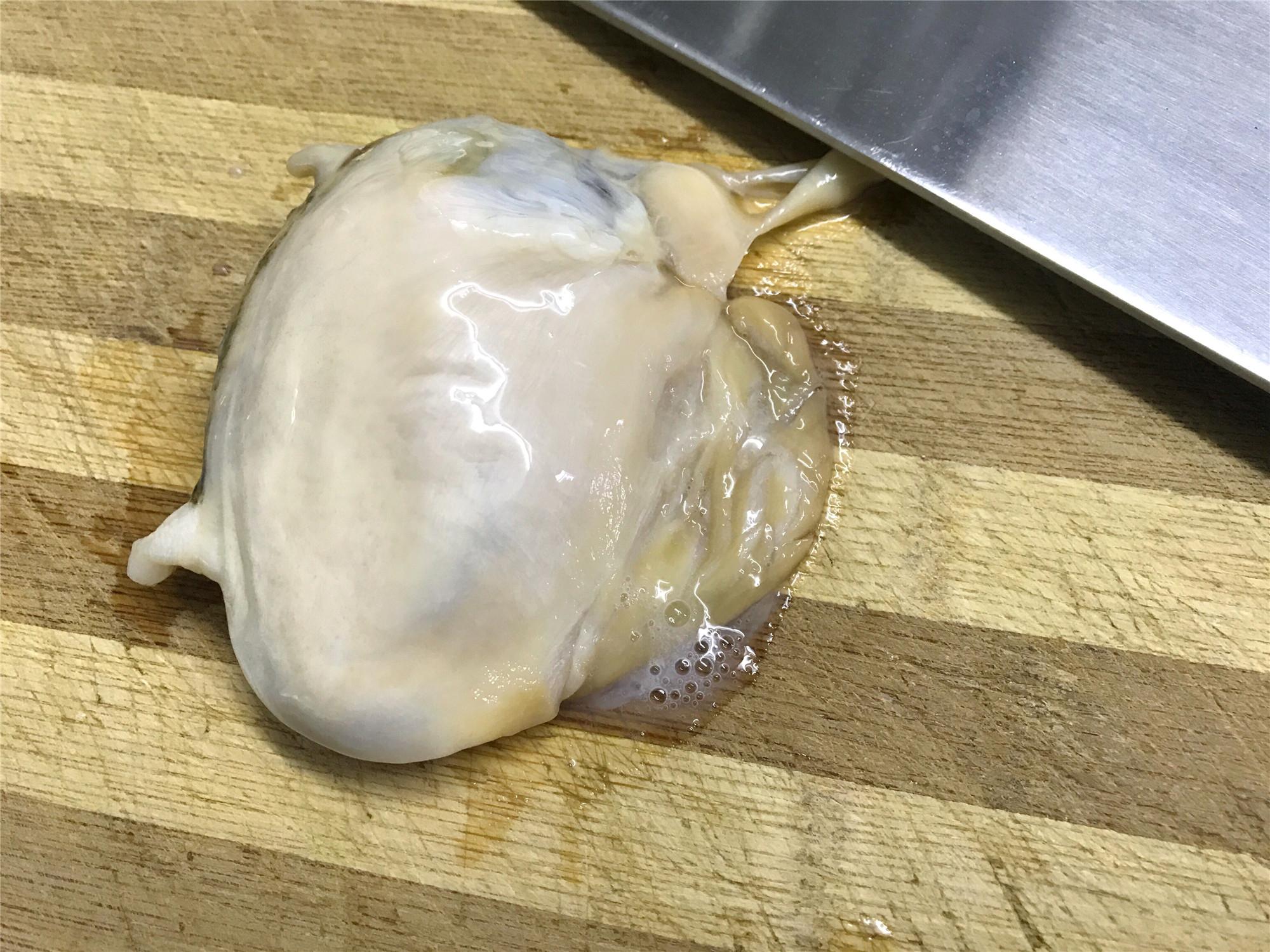 河蚌怎么做好吃(河蚌最好吃的做法，炖前多做一步，肉不老不腥，鲜美入味吃不够)