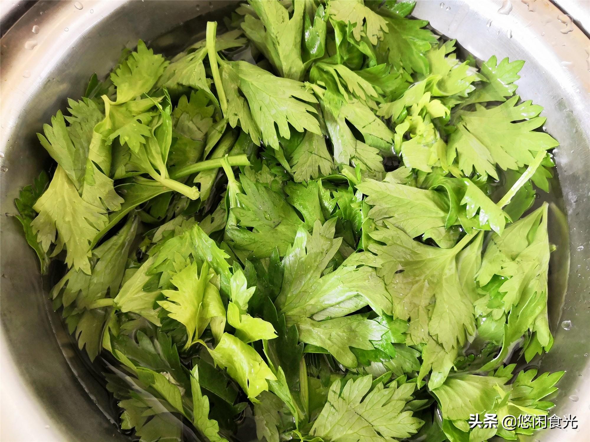 芹菜叶的做法大全家常菜做法（芹菜叶怎么做好吃？三种家常芹菜叶做法，简单好吃又营养）