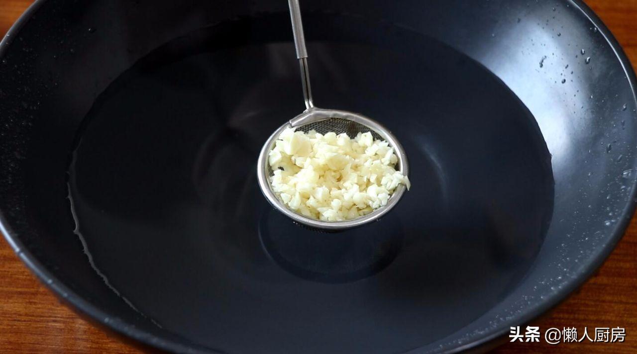 豌豆芽怎么做好吃家常做法（5元买了一把豌豆苗，教你简单快手的做法，比炒着好吃，脆嫩爽口）