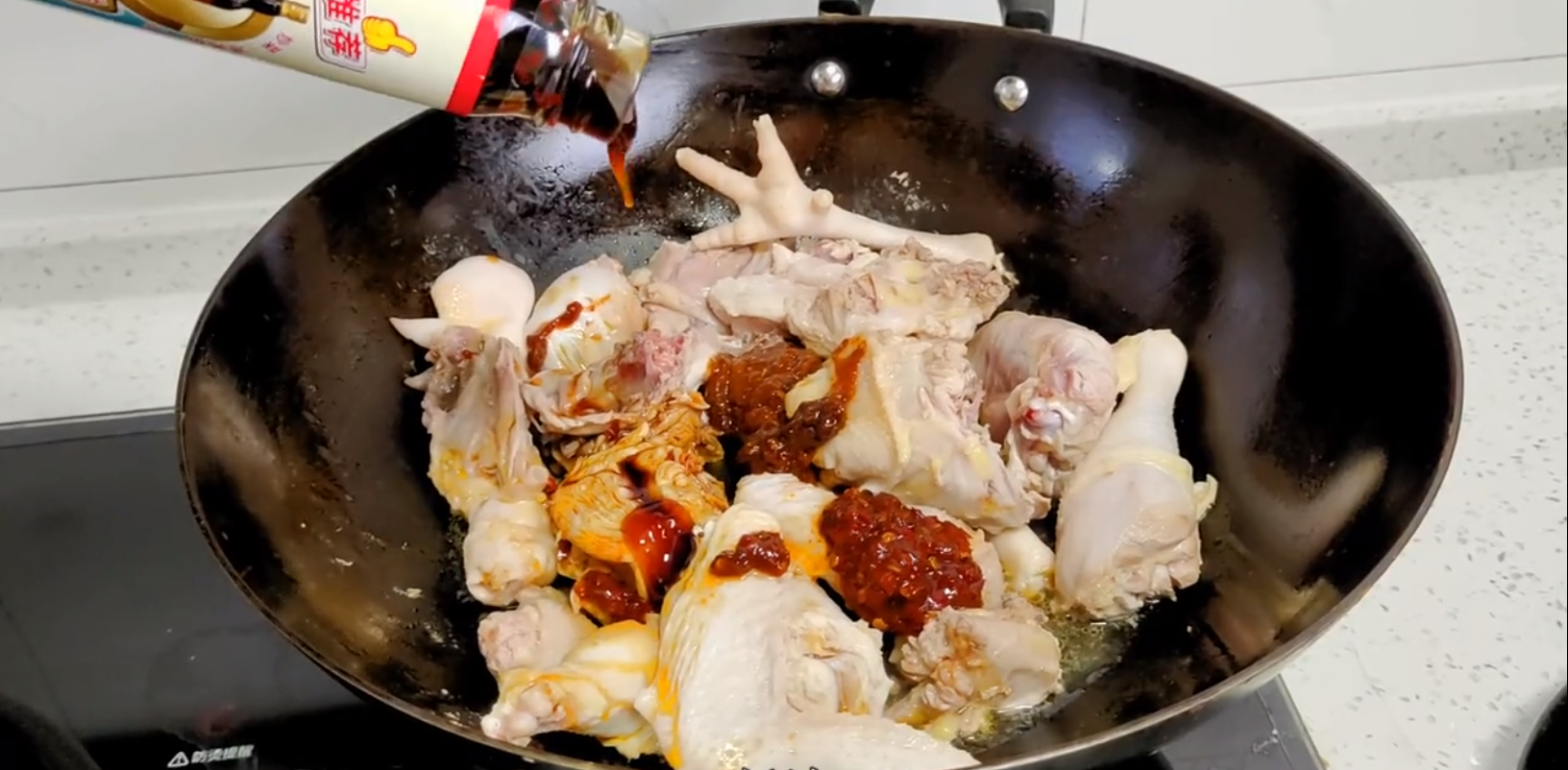 老母鸡怎么做好吃家常做法（家常炖老母鸡，不用炖3小时，教你一妙招，40分钟鸡肉软嫩入味）