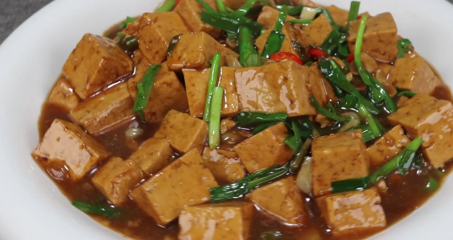 大豆腐怎么做好吃最简单(豆腐最好吃做法，不用煎炸，像红烧肉一样香，少油健康，香嫩入味)
