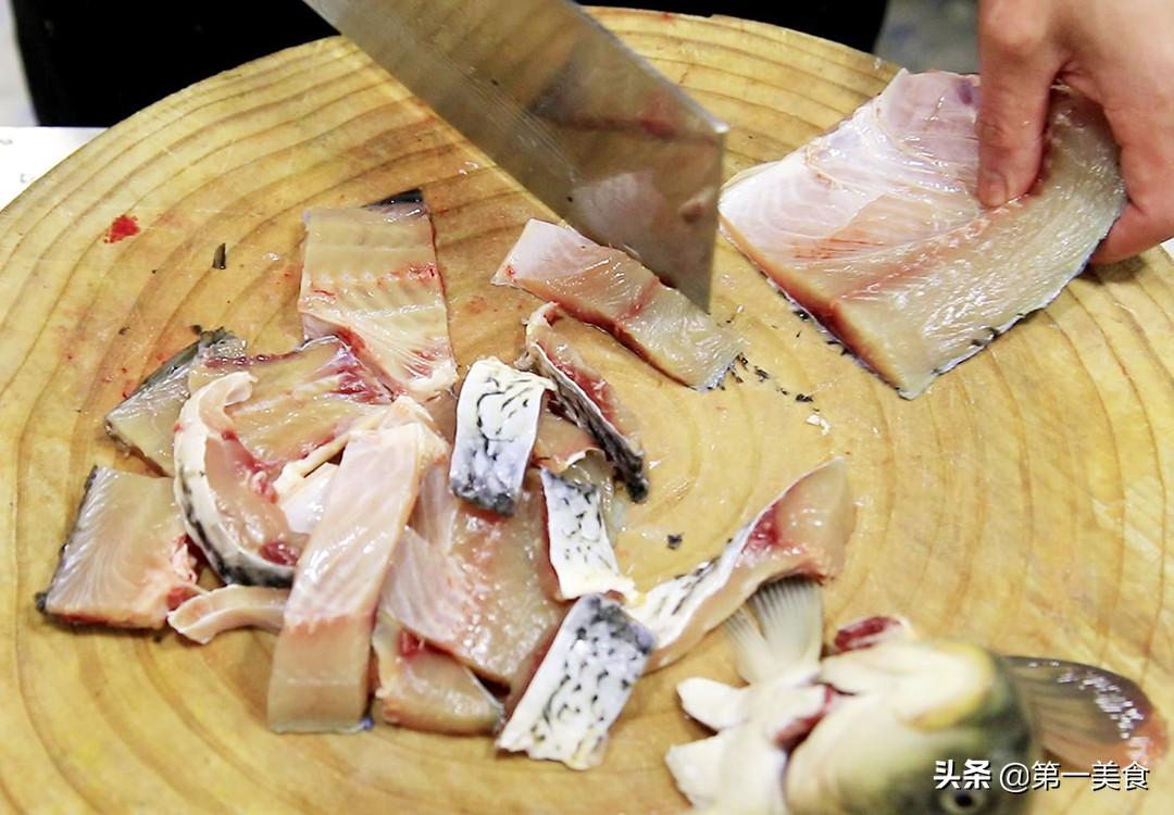 怎么做鱼好吃又简单的家常做法（这才是鱼肉最好吃的做法，一炸一炖，麻辣鲜香，外皮酥脆又开胃）