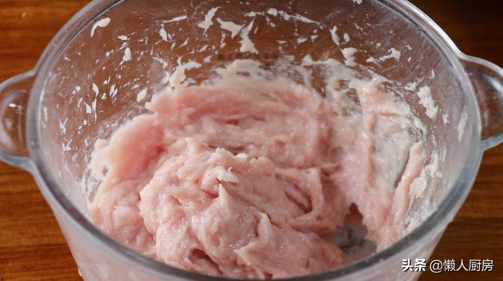 肉丸的做法最简单的家常（这是猪肉丸子的简单做法，想要丸子特别Q弹，冰水不能少）