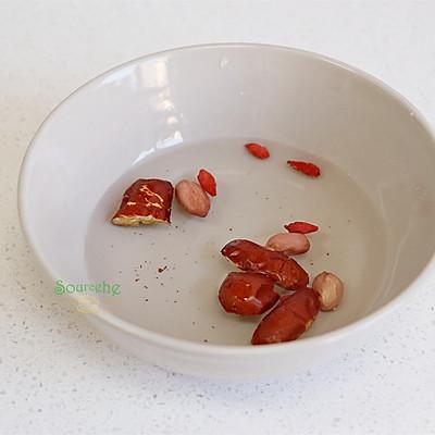 红枣浓浆做法（红枣花生豆浆健康营养、不油不腻，一家人晚饭吃真舒服）