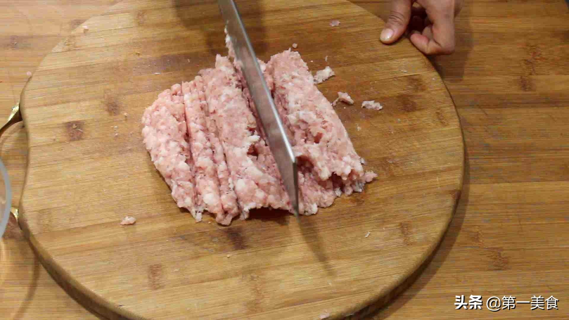怎么做肉饼（面点师教你肉馅饼的做法，比街上卖6元一个的更好吃，想学就收藏）