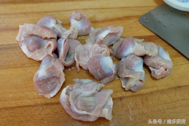 鸡胗怎么炒好吃又简单家常做法（鸡胗这么炒，辣味十足，特别下饭，好吃又好做！）