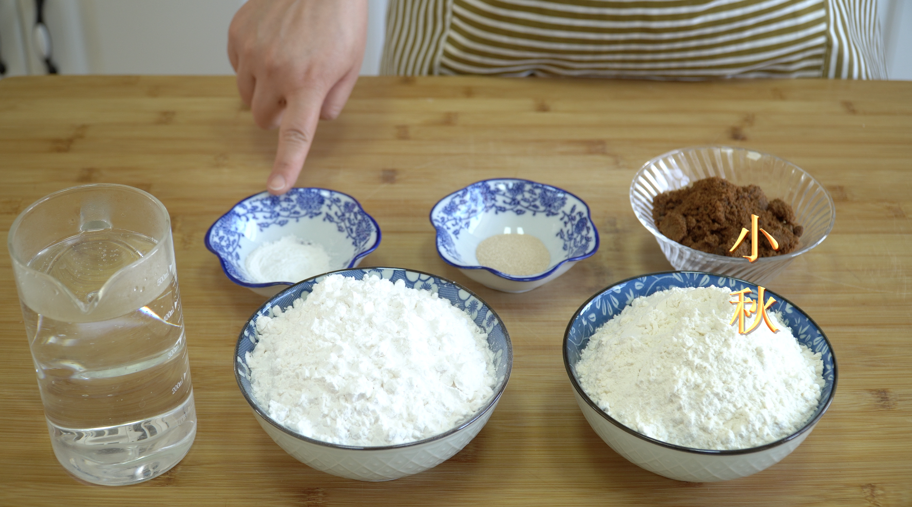 蒸发糕的做法和配方（红糖发糕新配方老做法：只要用筷子搅一搅，蓬松宣软，细腻有嚼劲）