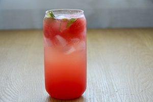 西瓜汁的做法大全（5款西瓜饮品，夏日消暑必备，做法简单，美味新奇，建议收藏）
