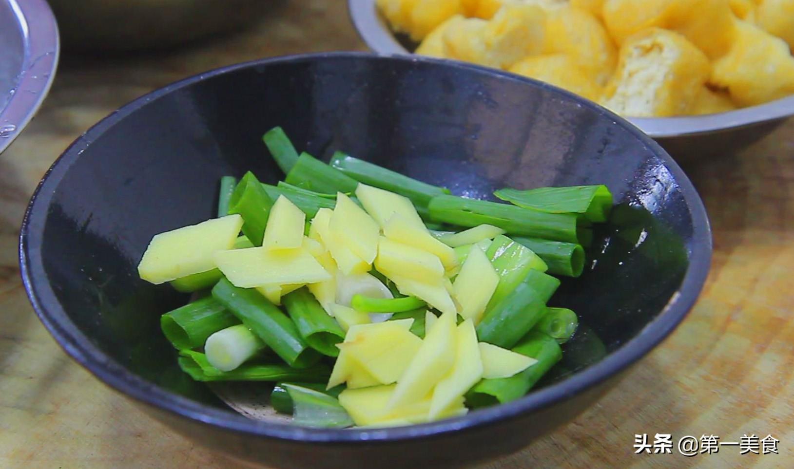 鸭血汤怎么做好吃又营养（这才是鸭血粉丝汤的地道做法，营养美味口感好，做一大盆都不够吃）