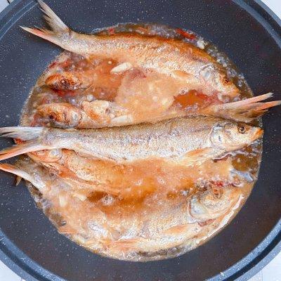 红尾鱼怎么做好吃又简单（秋天少不了这道红烧红尾鱼，鲜味浓厚，别错过）