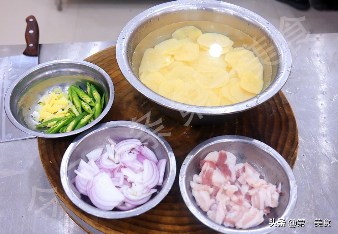 土豆的家常做法大全简单又好吃（土豆最好吃的6种做法，简单易学，鲜香美味，学会了做给家人吃吧）