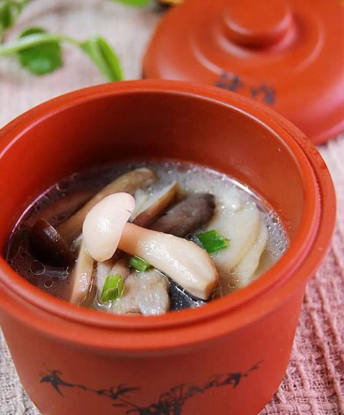 蟹味菇怎么做好吃简单做法(教你营养美味的清汤蟹味菇，简单好做，鲜香可口，孩子们特喜欢)
