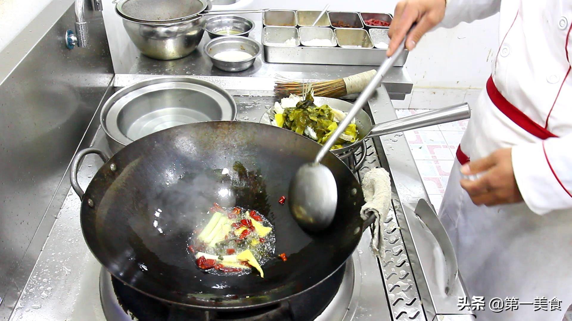 酸菜鱼的做法家常做法(酸菜鱼最详细的教程，只需多做这一步，鱼肉不腥不碎好鲜嫩)