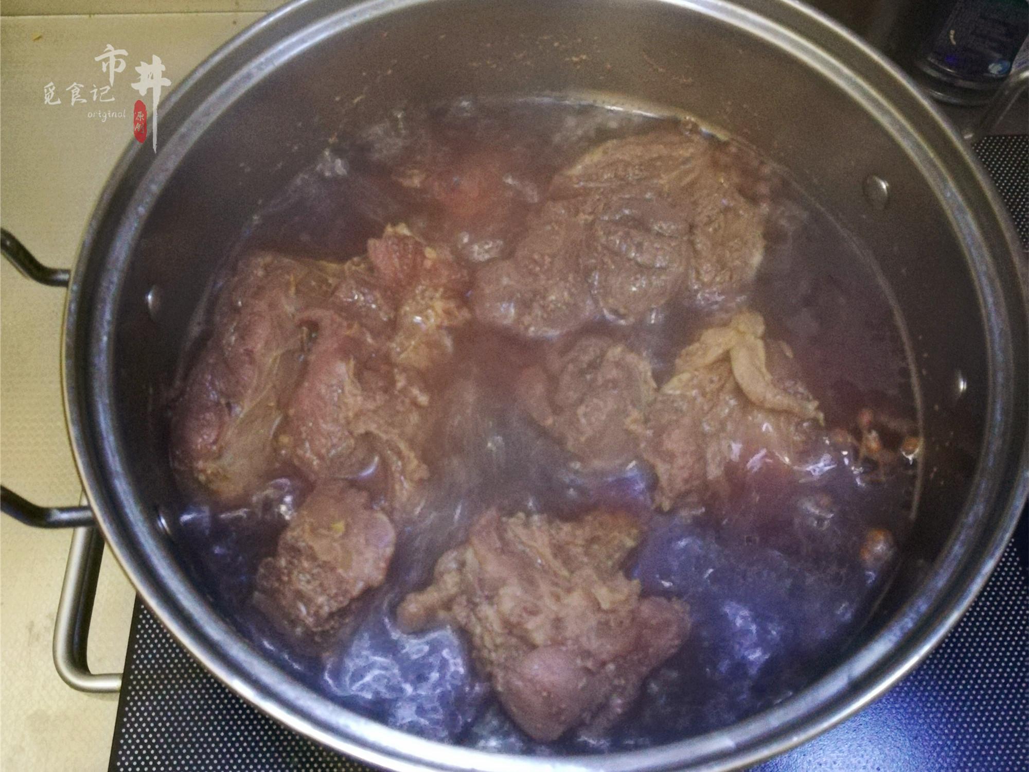 卤牛肉的做法 只用4种调味料，超简单，味道不比饭店差