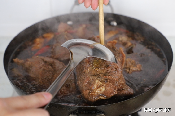 大厨教你卤牛肉的做法 家常 配料简单，轻松在家卤牛肉