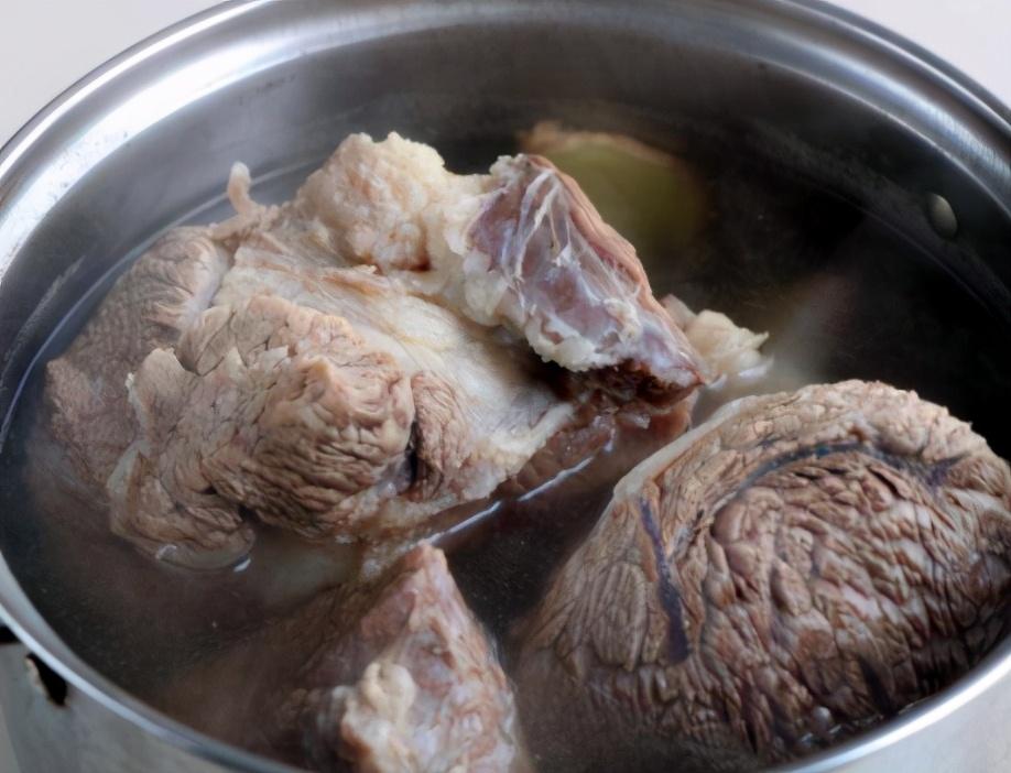 卤牛肉的正宗制作方法 掌握好这3步，牛肉软烂好吃不发柴，无腥味