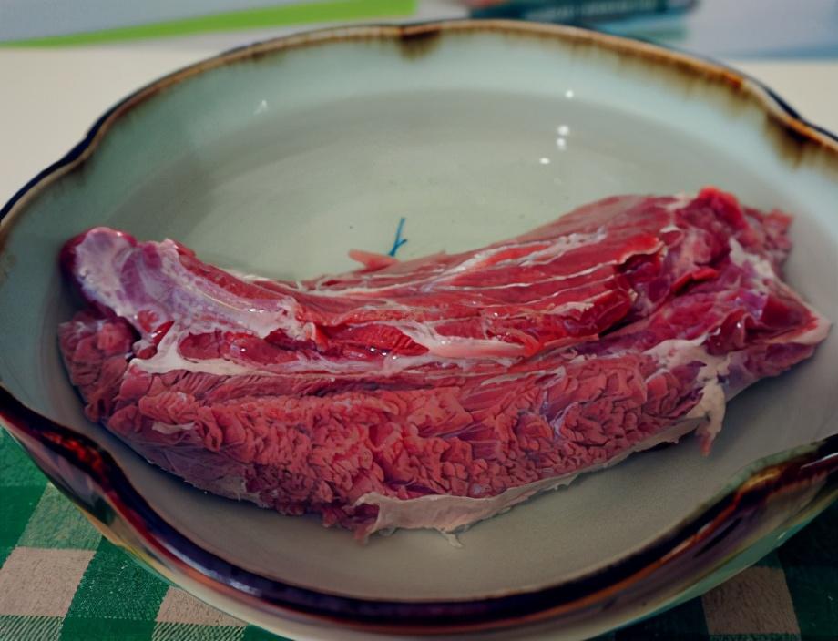卤牛肉的正宗制作方法 掌握好这3步，牛肉软烂好吃不发柴，无腥味