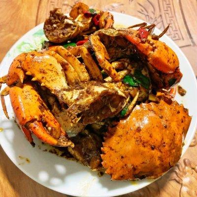 爆炒香辣蟹的做法 爆炒辣螃蟹️️️这样做也太好吃了吧！天天吃都不腻