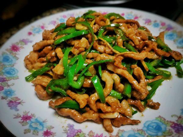 川菜青椒肉丝的正宗做法 有了这盘川菜经典之青椒肉丝，米饭都要多煮几碗