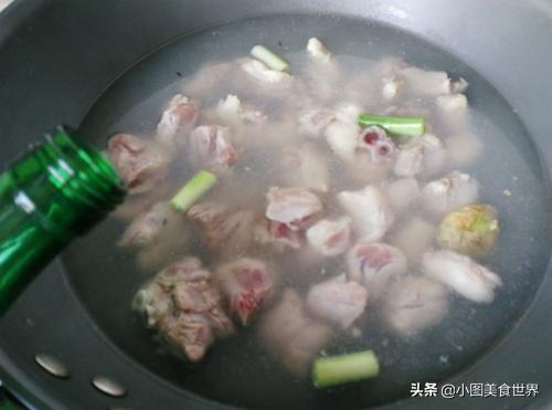 这样做家常红烧鸭子简单做法做好后鸭肉很好吃，每次做一锅都不够家人吃的