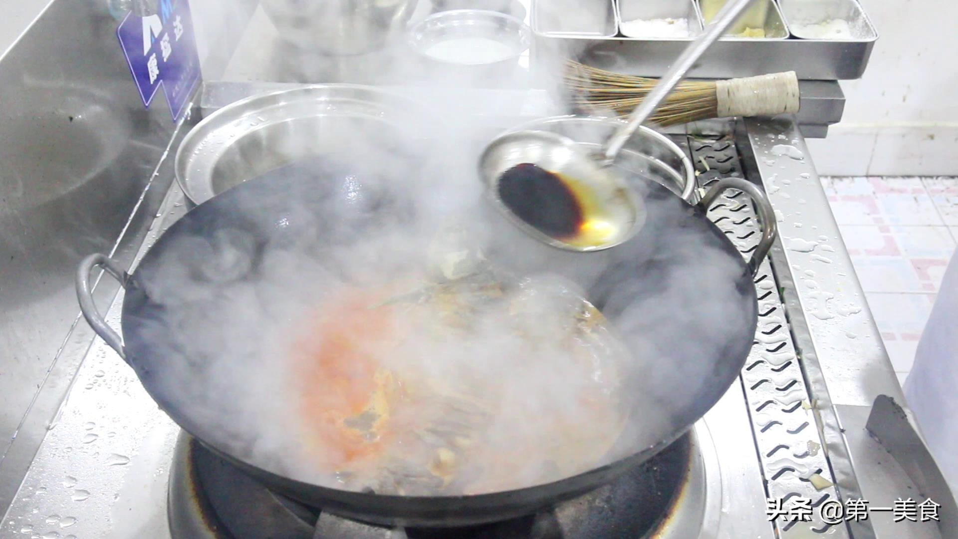大厨教你做家常红烧鱼，鱼片不粘锅，鲜嫩没腥味，吃一口忘不掉