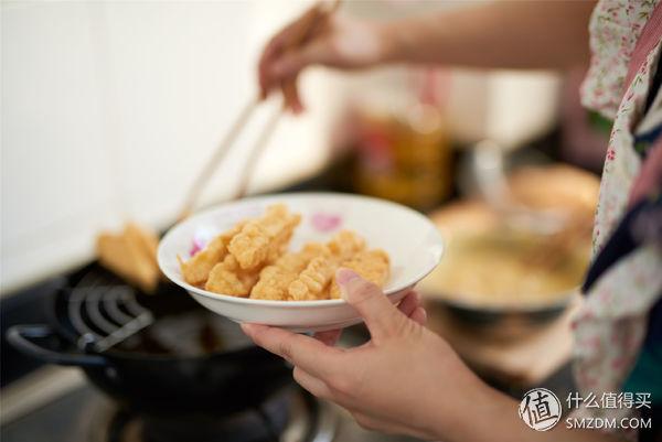 炸小酥肉的家常做法 干香酥脆，详细做法拿去不谢！包你比火锅店的吃得更爽