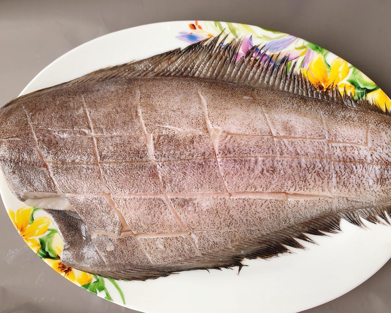 妈妈教你清蒸桂鱼的做法：桂鱼这样蒸，鱼肉细嫩爽滑，汤汁鲜美，营养丰富