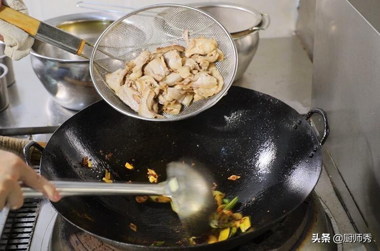 回锅肉的做法 家常，掌握这方法，肥而不腻，入口浓香，下饭菜首选