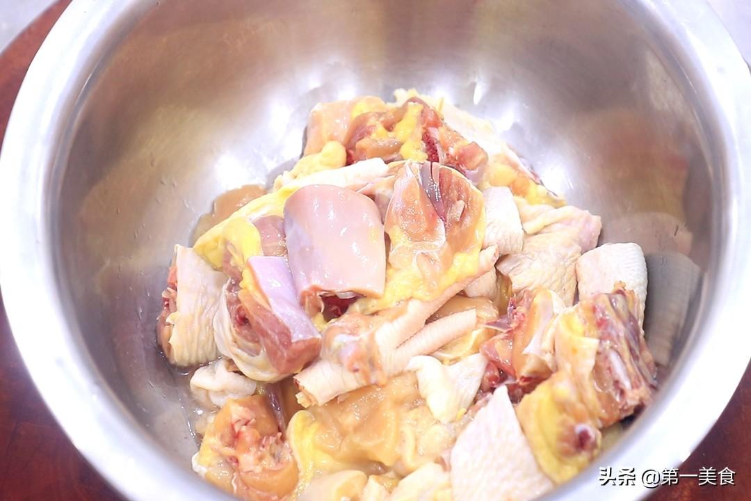炖鸡汤时，先焯水还是直接炖？教你鸡汤的做法，鸡汤鲜嫩好喝没腥味