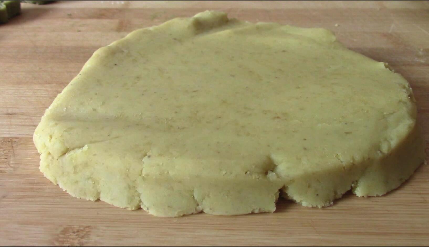 怎样做绿豆糕最简单 自己在家做绿豆糕，做法简单无添加，清热解暑，入口即化不噎人