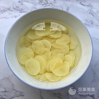 简单酸辣土豆片的做法