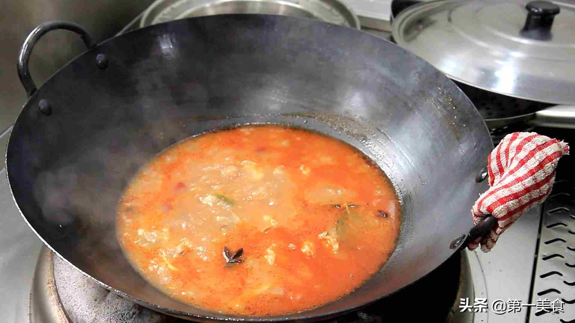 西红柿炖牛肉的做法 ，牛肉又鲜又嫩，汤汁浓郁，简单又下饭