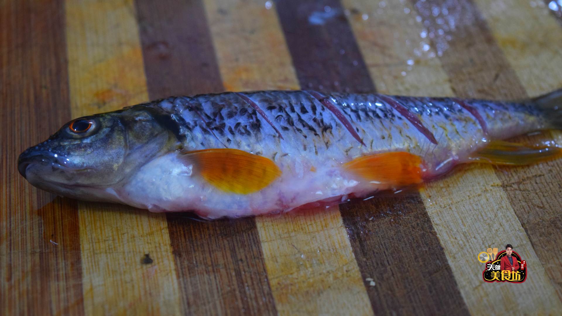 爱吃红烧鱼做不好？那就试试这个红烧鱼的做法和配料，步骤和配方全告诉你