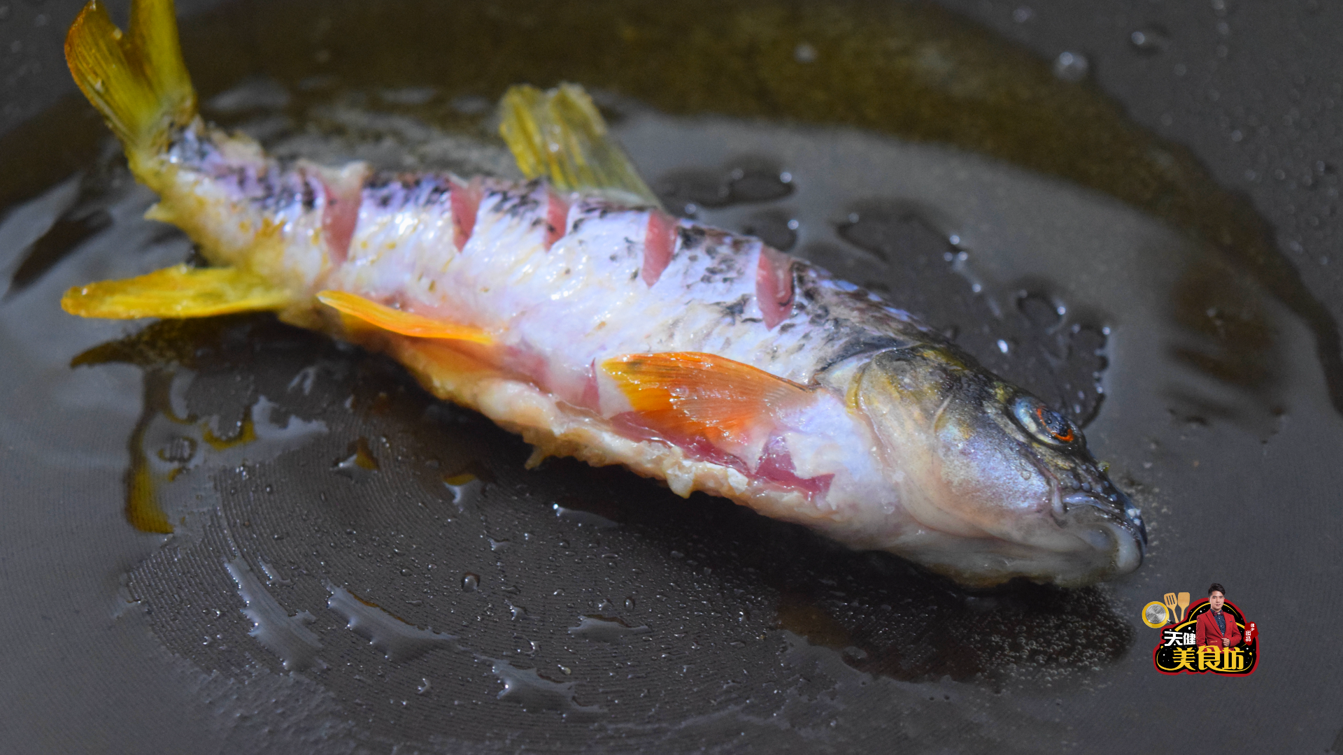 爱吃红烧鱼做不好？那就试试这个红烧鱼的做法和配料，步骤和配方全告诉你