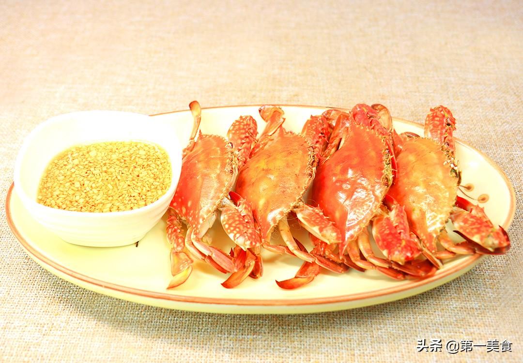 厨师长教你梭子蟹的清蒸做法，详细介绍从挑选到制作，蟹肉鲜嫩，蟹黄不外流