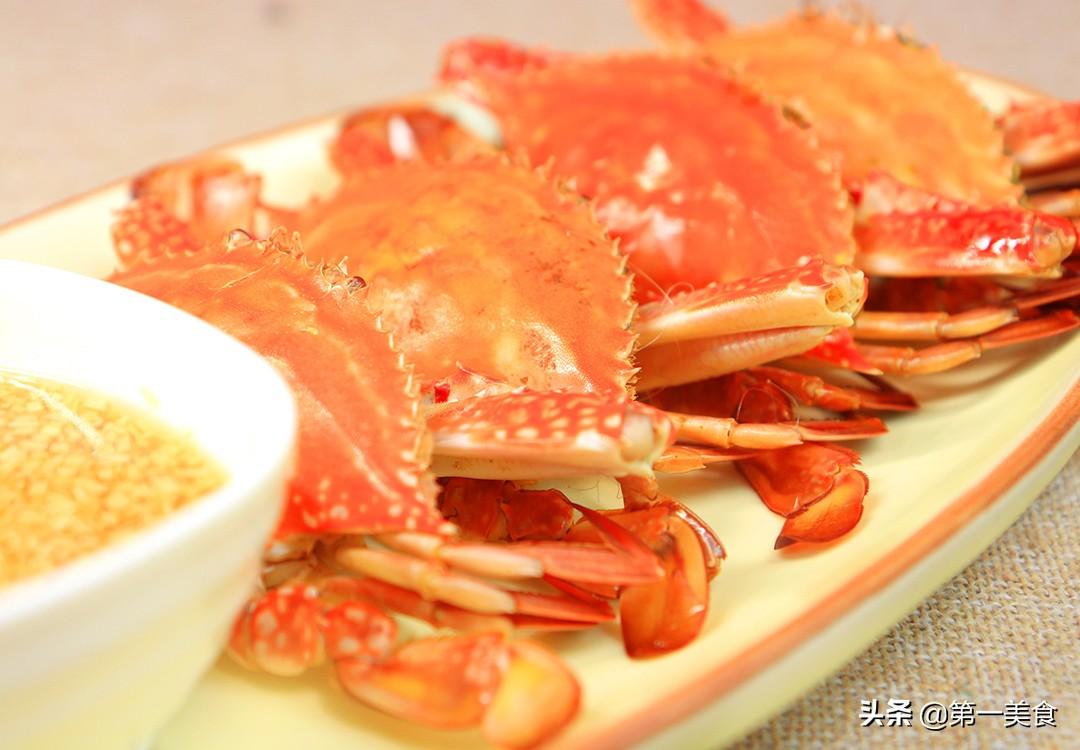 厨师长教你梭子蟹的清蒸做法，详细介绍从挑选到制作，蟹肉鲜嫩，蟹黄不外流