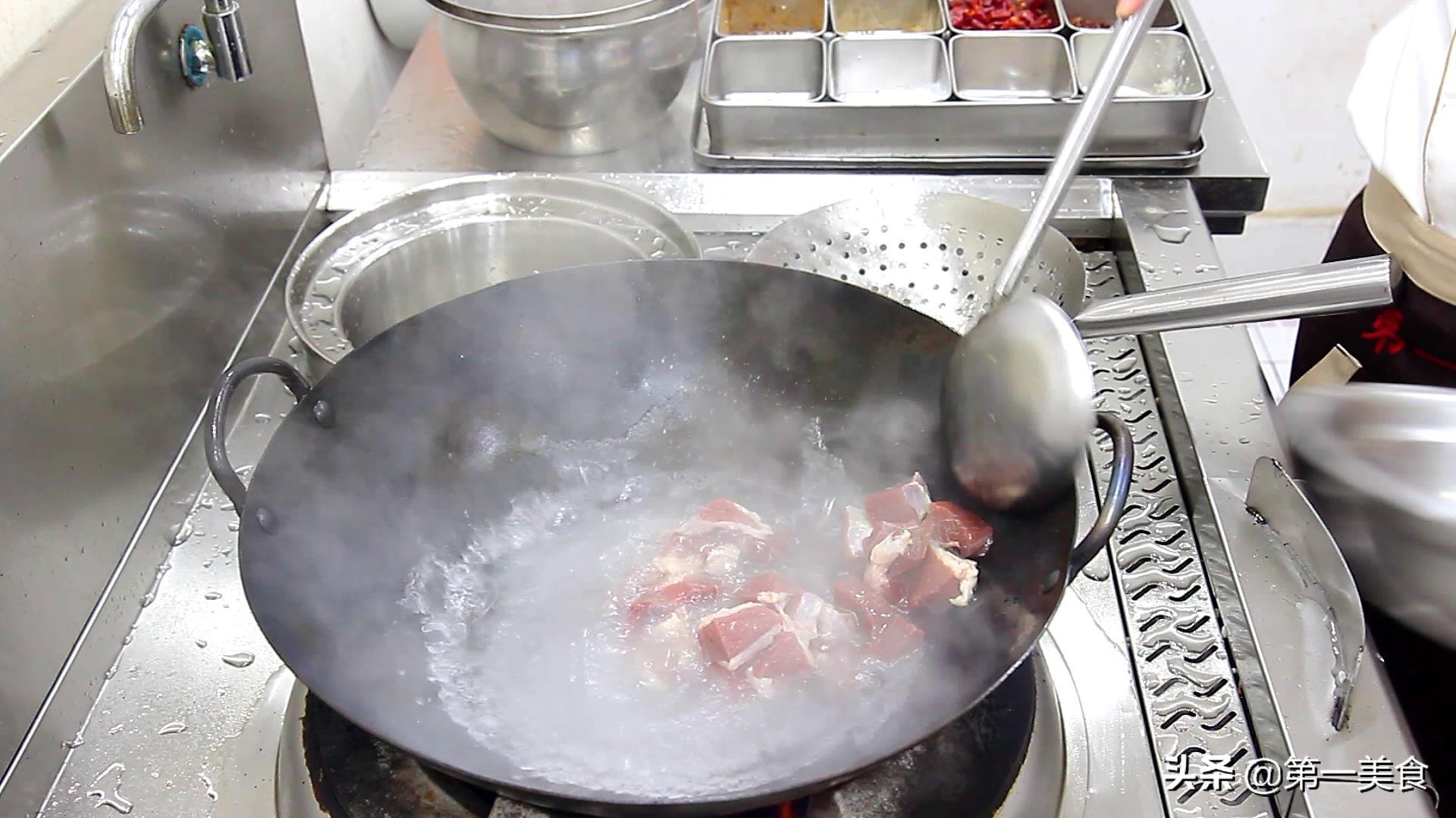 厨师长分享牛肉炖土豆的做法，步骤详细，汤汁浓郁最下饭