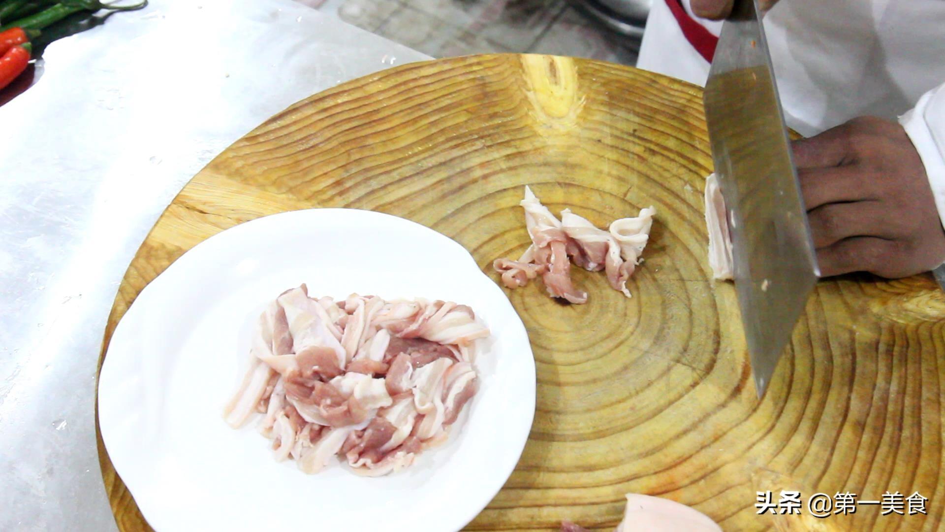 厨师长分享农家小炒肉最简单做法，简单美味，比回锅肉好吃多了