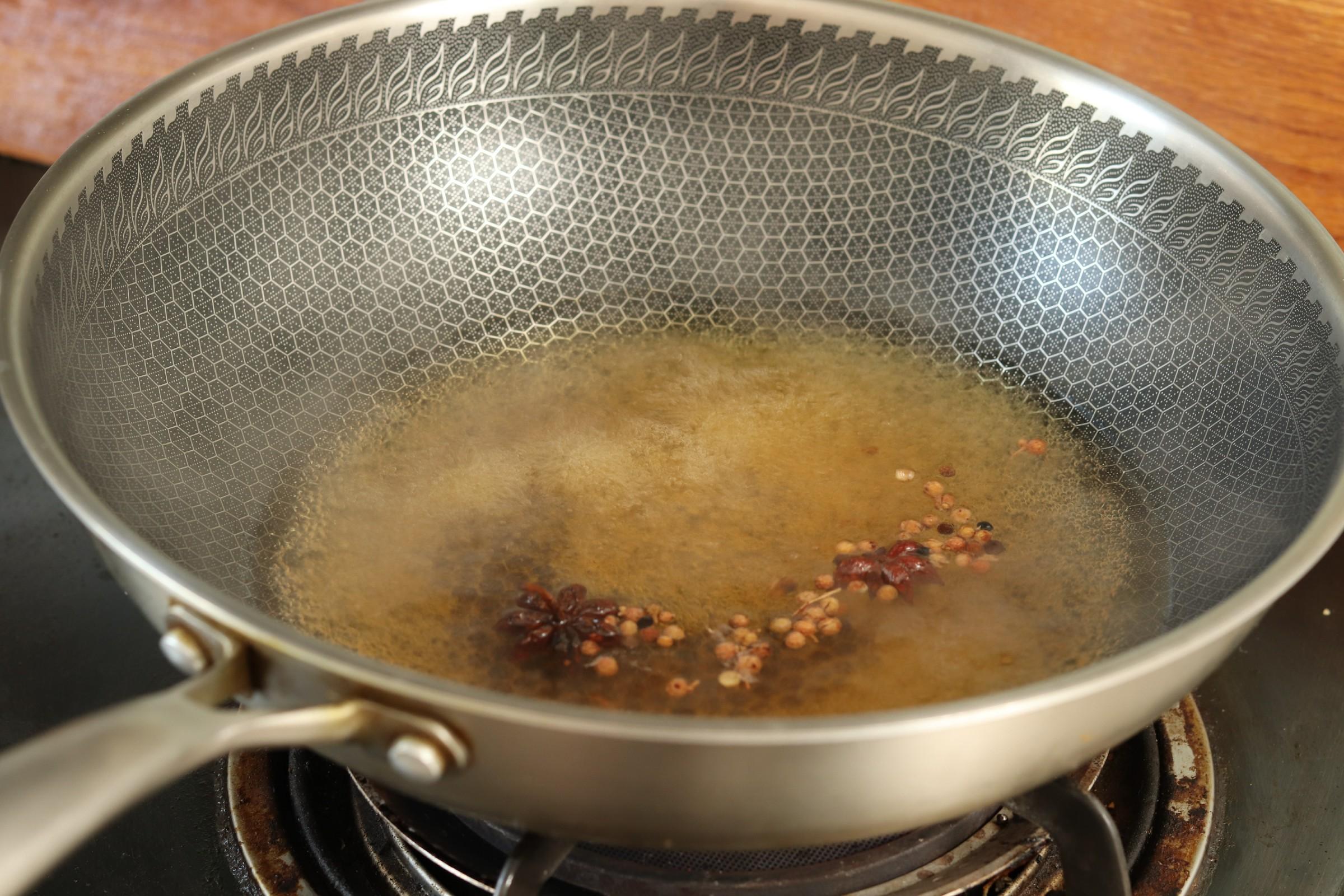 不管包饺子还是馄饨，馄饨馅的简单做法 牢记拌肉馅3个技巧，又香又嫩，好吃不腻
