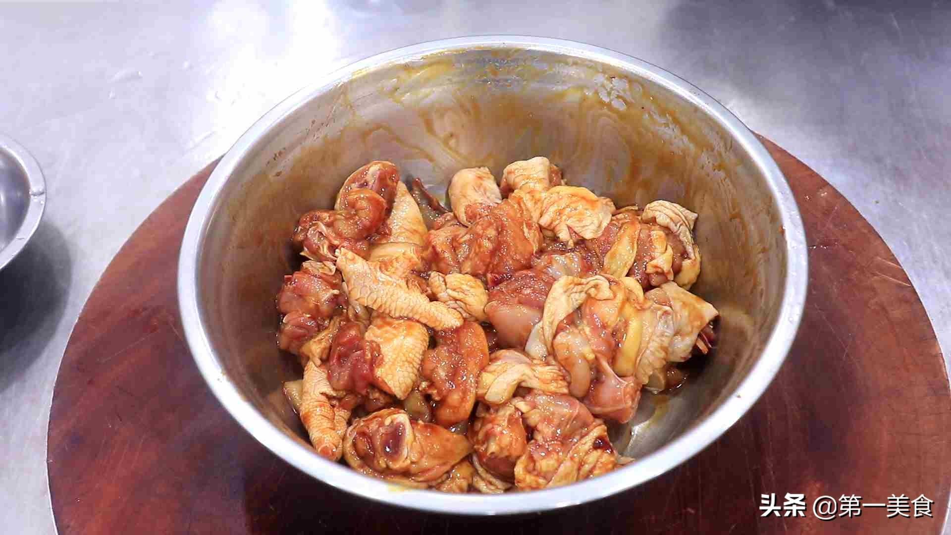 厨师长教你炒鸡的做法 ，不焯水直接炒，鲜嫩入味，不柴不发硬