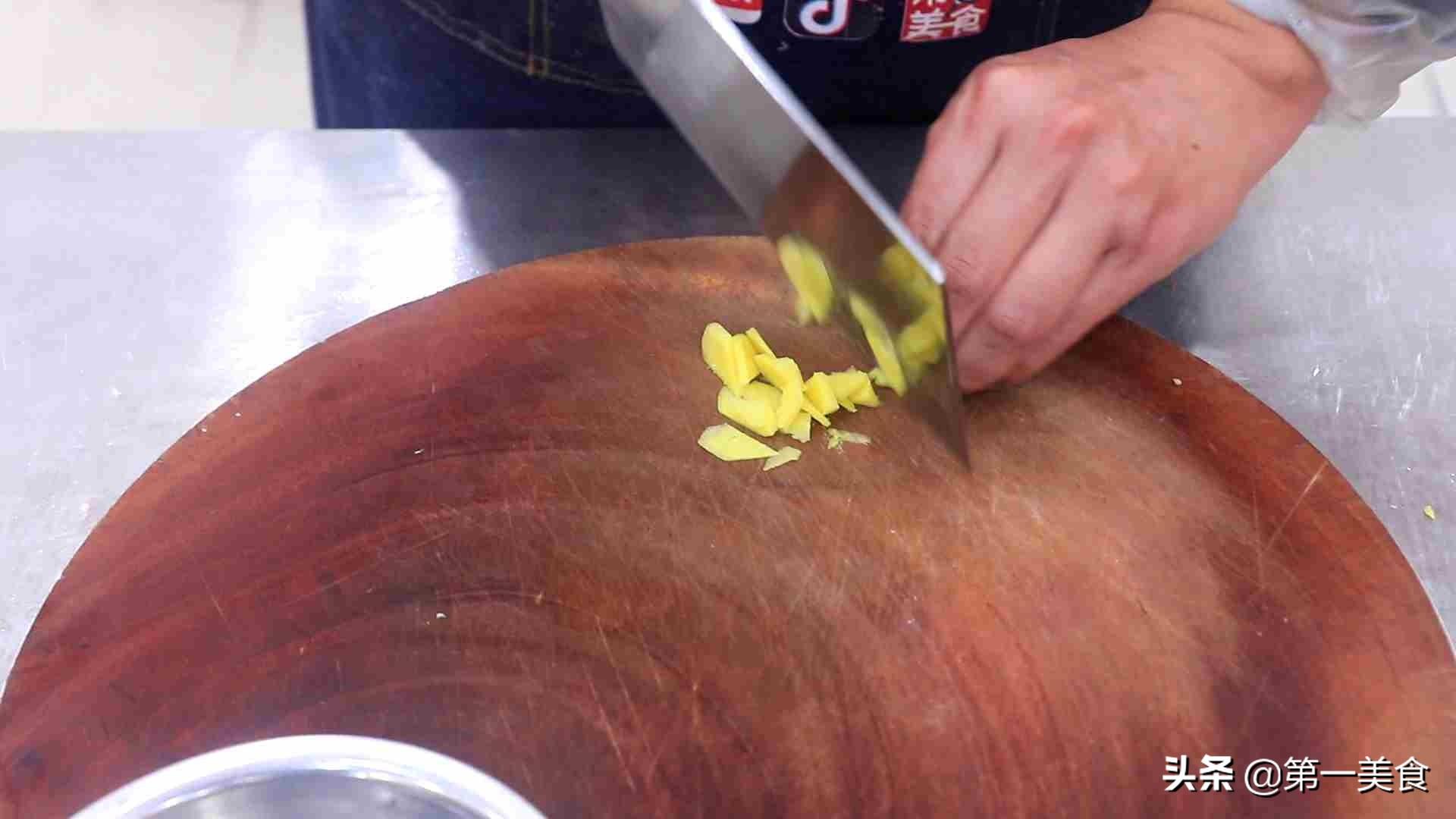 厨师长分享干锅土豆做法，香辣爽口下饭快，越吃越入味