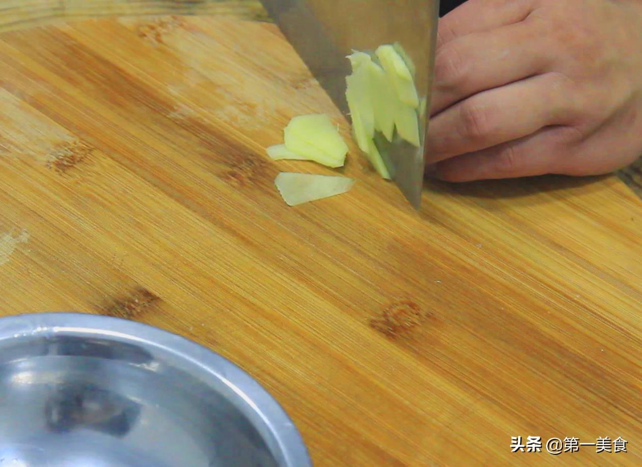 厨师长教你金针菇的做法，简单的三个步骤，好吃好看又清淡少油