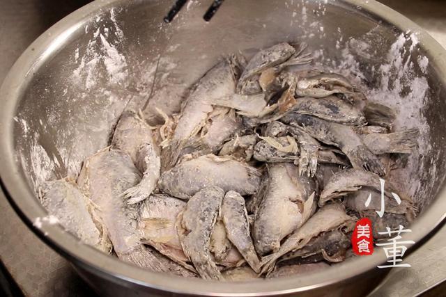 吃了20多年鱼才知道，这样煎鱼不粘锅不破皮，家常煎鱼最简单做法又实用
